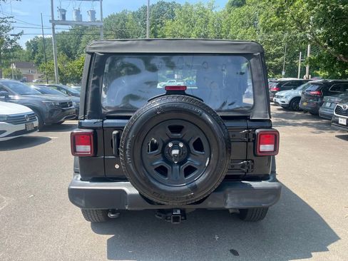 Used 2019 Jeep Wrangler Sport image 5