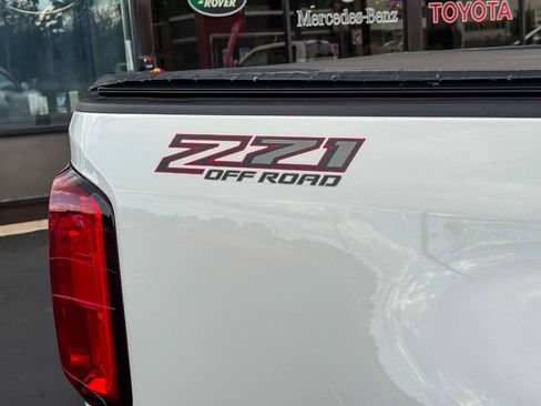 Used 2022 Chevrolet Colorado Z71 AWD/4WD image 16