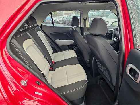 Certified 2022 Hyundai Venue SEL w/ Cargo Package image 11