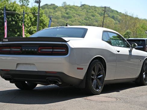 Used 2019 Dodge Challenger R/T Scat Pack w/ Shaker Package RWD image 9