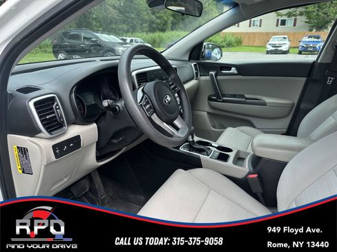 Used 2022 Kia Sportage LX w/ LX AWD Value Edition Package image 9