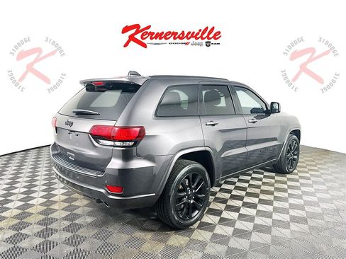 Used 2019 Jeep Grand Cherokee Altitude image 7