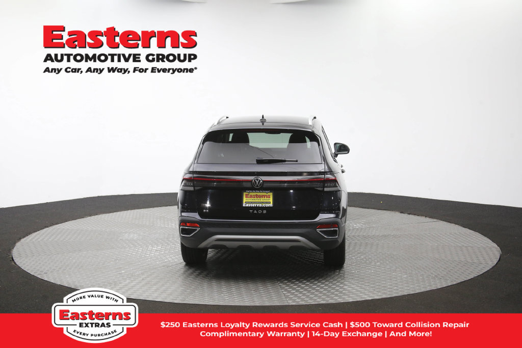 Used 2025 Volkswagen Taos SE FWD image 36