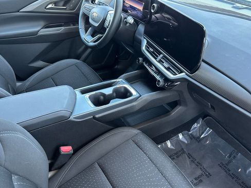 Used 2025 Chevrolet Equinox EV LT w/ Comfort Package AWD/4WD image 17