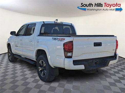 Certified 2018 Toyota Tacoma TRD Sport image 4