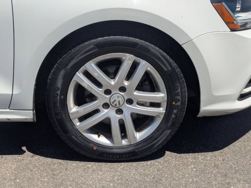 Used 2018 Volkswagen Jetta S w/ Cold Weather Package FWD image 11