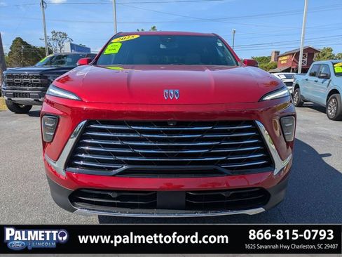 Used 2025 Buick Enclave Preferred FWD image 8