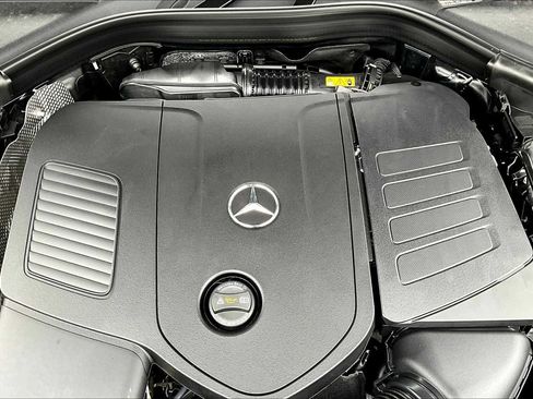 Used 2025 Mercedes-Benz GLC 350e 4MATIC image 17