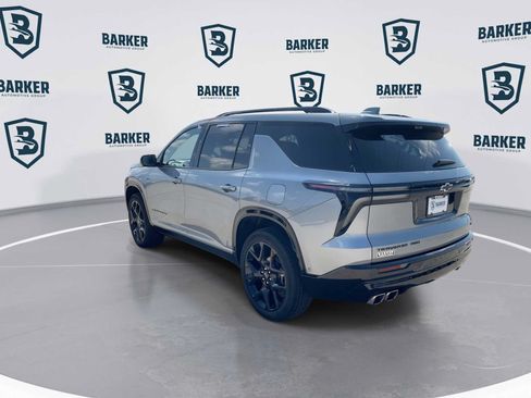 Used 2024 Chevrolet Traverse RS w/ LPO, Floor Liner Package AWD/4WD image 7