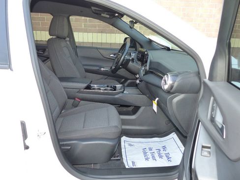 Used 2026 Chevrolet Equinox LT FWD image 35