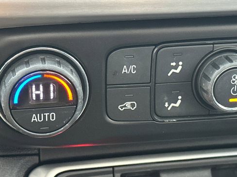 Used 2021 GMC Acadia SLT w/ Elevation Edition image 29