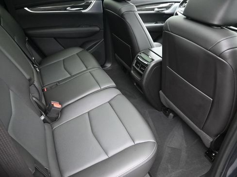 Used 2023 Cadillac XT5 Sportv w/ Technology Package AWD/4WD image 32
