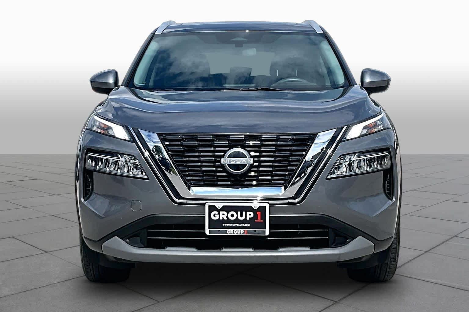 Used 2023 Nissan Rogue SV w/ SV Premium B Package FWD image 4