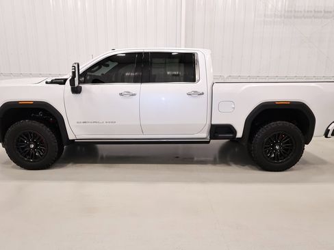 Used 2024 GMC Sierra 3500 Denali Ultimate image 7