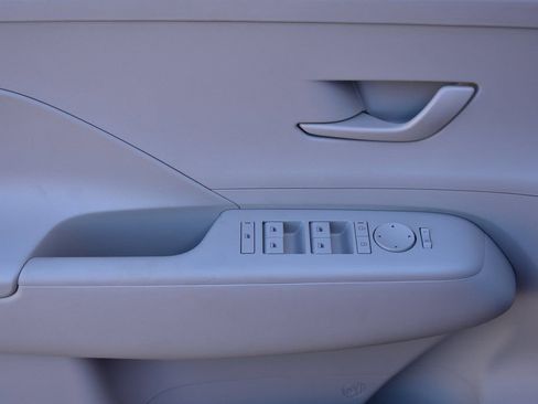 New 2026 Hyundai Kona SE image 12