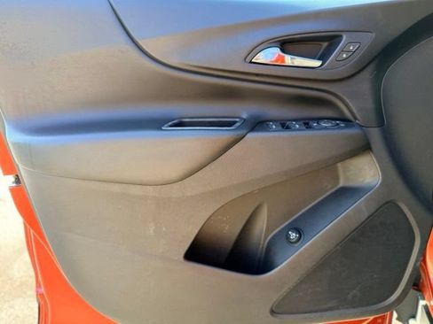 Used 2020 Chevrolet Equinox LT w/ Driver Convenience Package FWD image 19