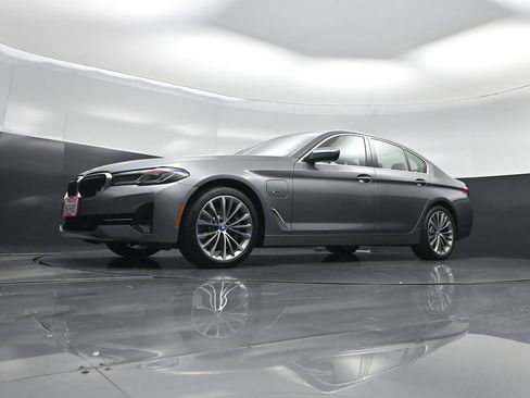 Used 2022 BMW 530e w/ Convenience Package RWD image 42