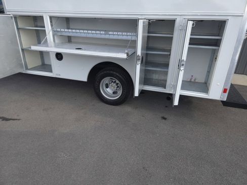 Used 2015 Chevrolet Express 3500 image 4