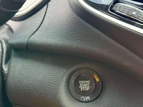 Used 2019 Jeep Cherokee Limited AWD/4WD image 20