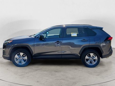 Used 2024 Toyota RAV4 LE AWD/4WD image 8