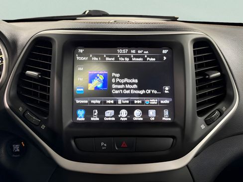 Used 2016 Jeep Cherokee Limited image 13