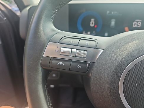 Certified 2025 Hyundai Kona SEL FWD image 16