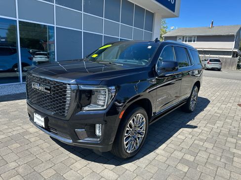 Used 2023 GMC Yukon Denali Ultimate AWD/4WD image 3