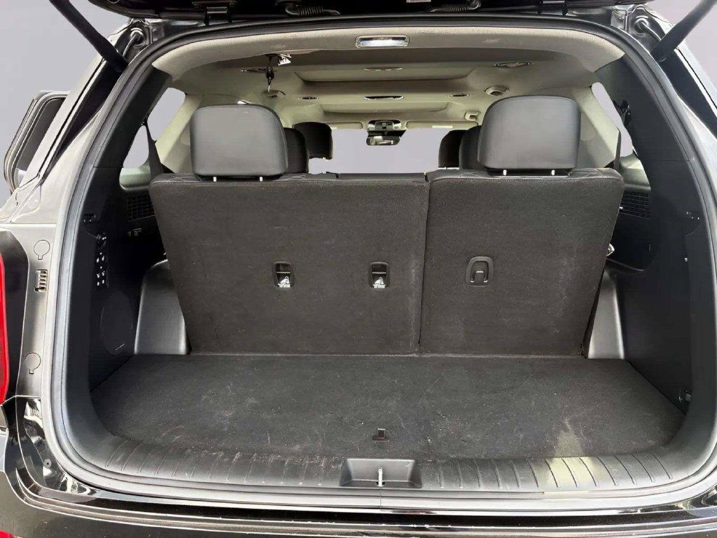 Used 2022 Hyundai Palisade Limited FWD image 11