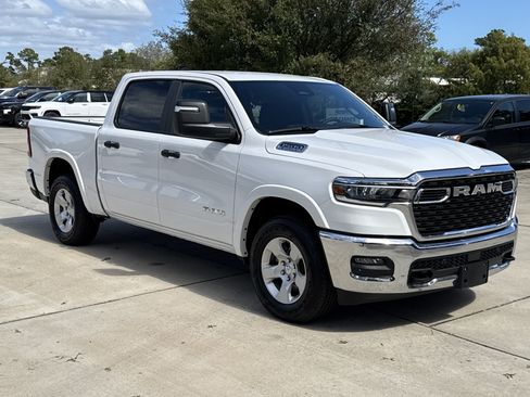 Used 2025 RAM 1500 Big Horn AWD/4WD image 2