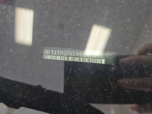 Used 2017 Kia Sorento LX w/ LX Convenience Package AWD/4WD image 4