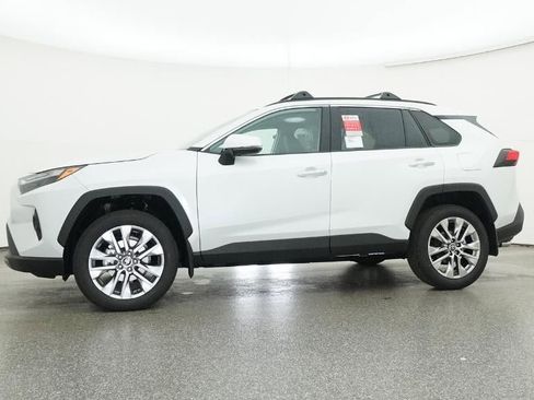 New 2025 Toyota RAV4 Limited image 18