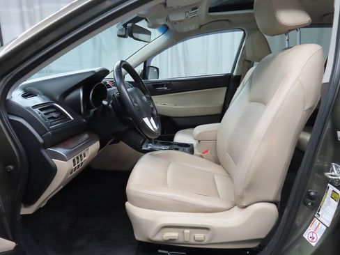 Used 2017 Subaru Outback 2.5i Limited AWD/4WD image 12