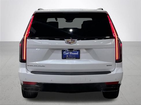 Used 2022 Cadillac Escalade Sport Platinum w/ Heavy-Duty Trailer Package AWD/4WD image 11