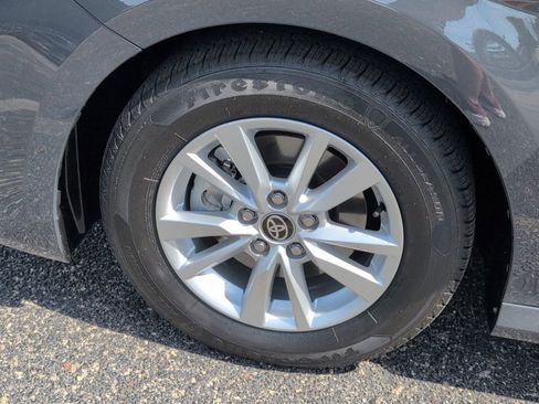 Used 2025 Toyota Camry LE image 11