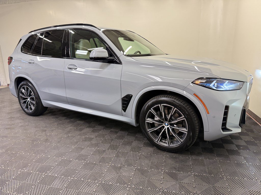 Used 2024 BMW X5 xDrive40i w/ M Sport Package AWD/4WD image 9