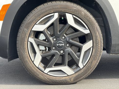 Certified 2024 Kia Seltos SX w/ SX Sunroof Package image 25