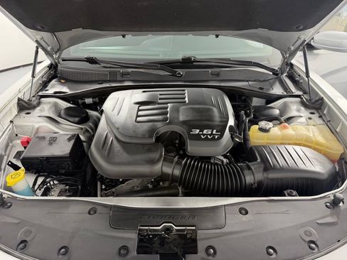 Used 2019 Dodge Charger SXT AWD/4WD image 20