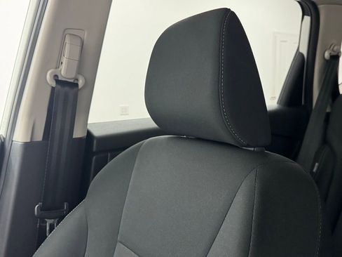 Used 2024 Nissan Rogue S image 38