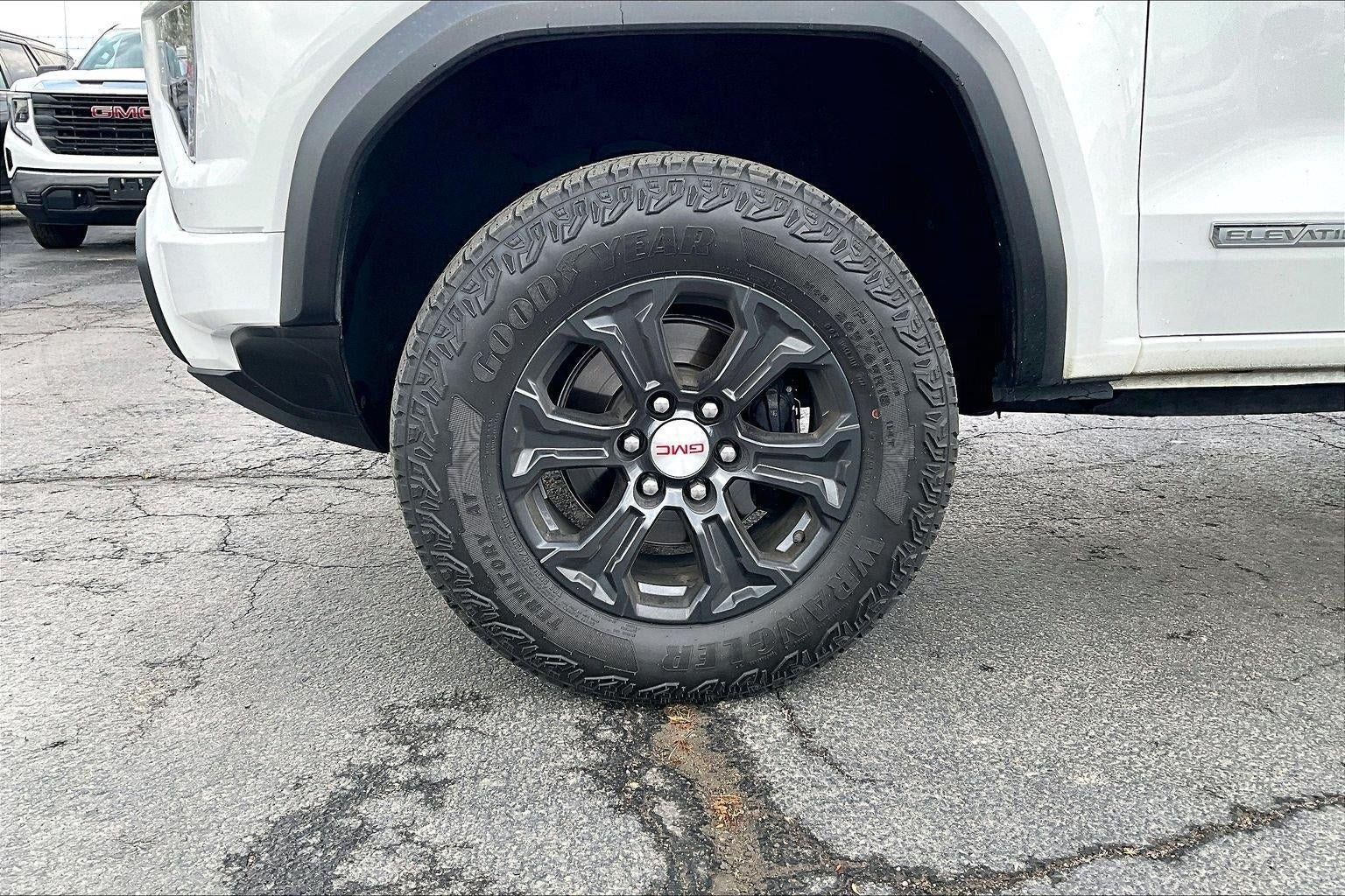 Used 2024 GMC Canyon Elevation w/ Convenience Package RWD image 2