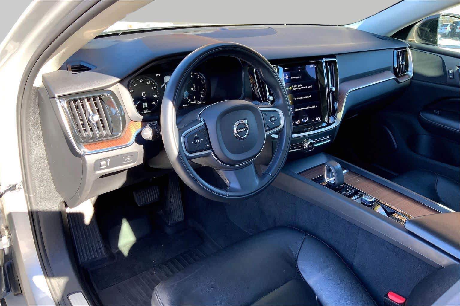 Used 2022 Volvo S60 B5 Momentum w/ Premium Package AWD/4WD image 18