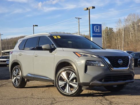 Used 2023 Nissan Rogue SL w/ SL Premium Package image 2