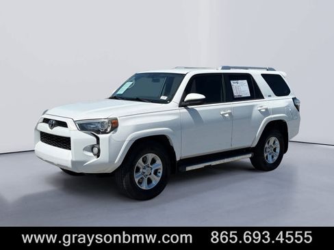 Used 2017 Toyota 4Runner SR5 RWD image 7