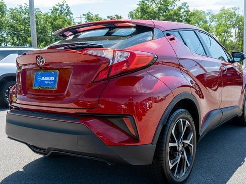 Used 2022 Toyota C-HR XLE FWD image 6