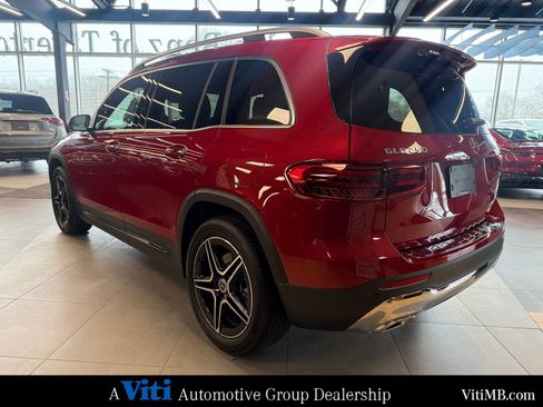Used 2026 Mercedes-Benz GLB 250 4MATIC image 6