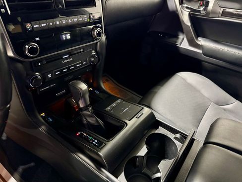 Used 2022 Lexus GX 460 Premium w/ Premium Plus Package image 21