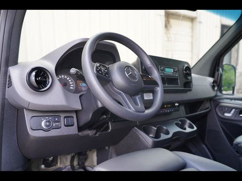 Used 2021 Mercedes-Benz Sprinter 3500 image 11