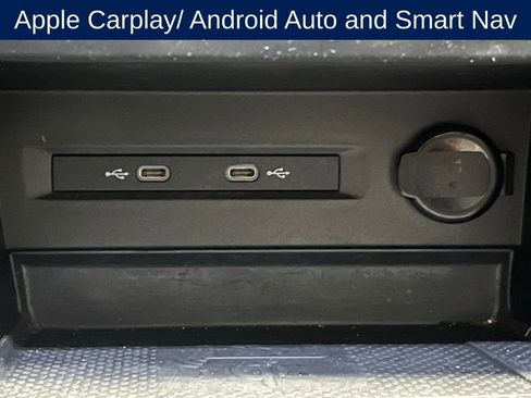 Certified 2022 Volkswagen Taos SE w/ Panoramic Sunroof Package image 13