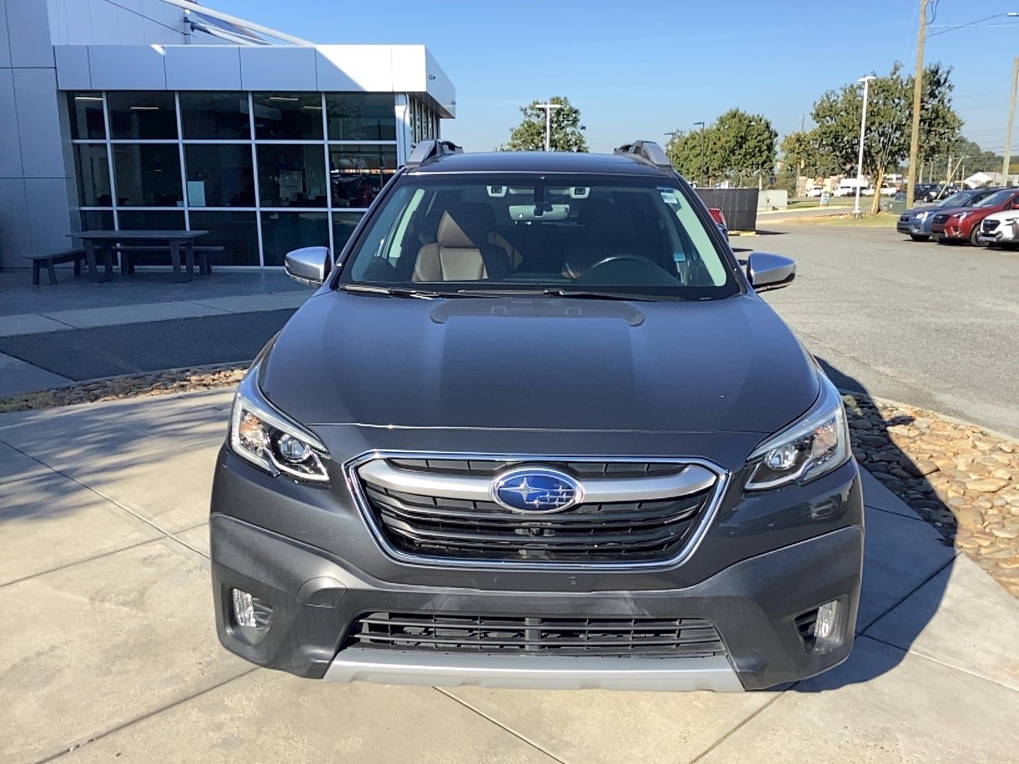 Used 2020 Subaru Outback Touring w/ Popular Package #2 AWD/4WD image 2