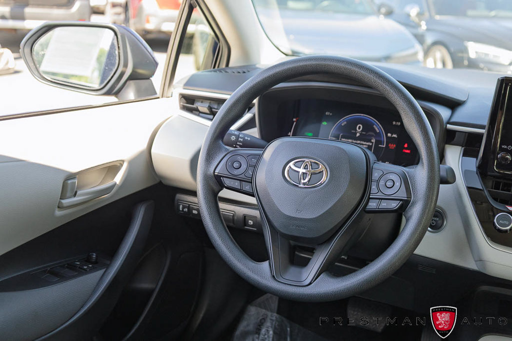 Used 2026 Toyota Corolla LE w/ LE Premium Package FWD image 32