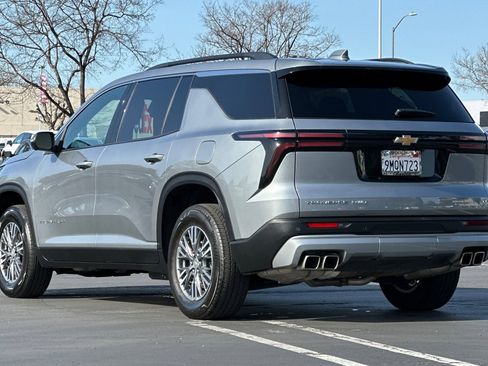 Certified 2024 Chevrolet Traverse LT image 12